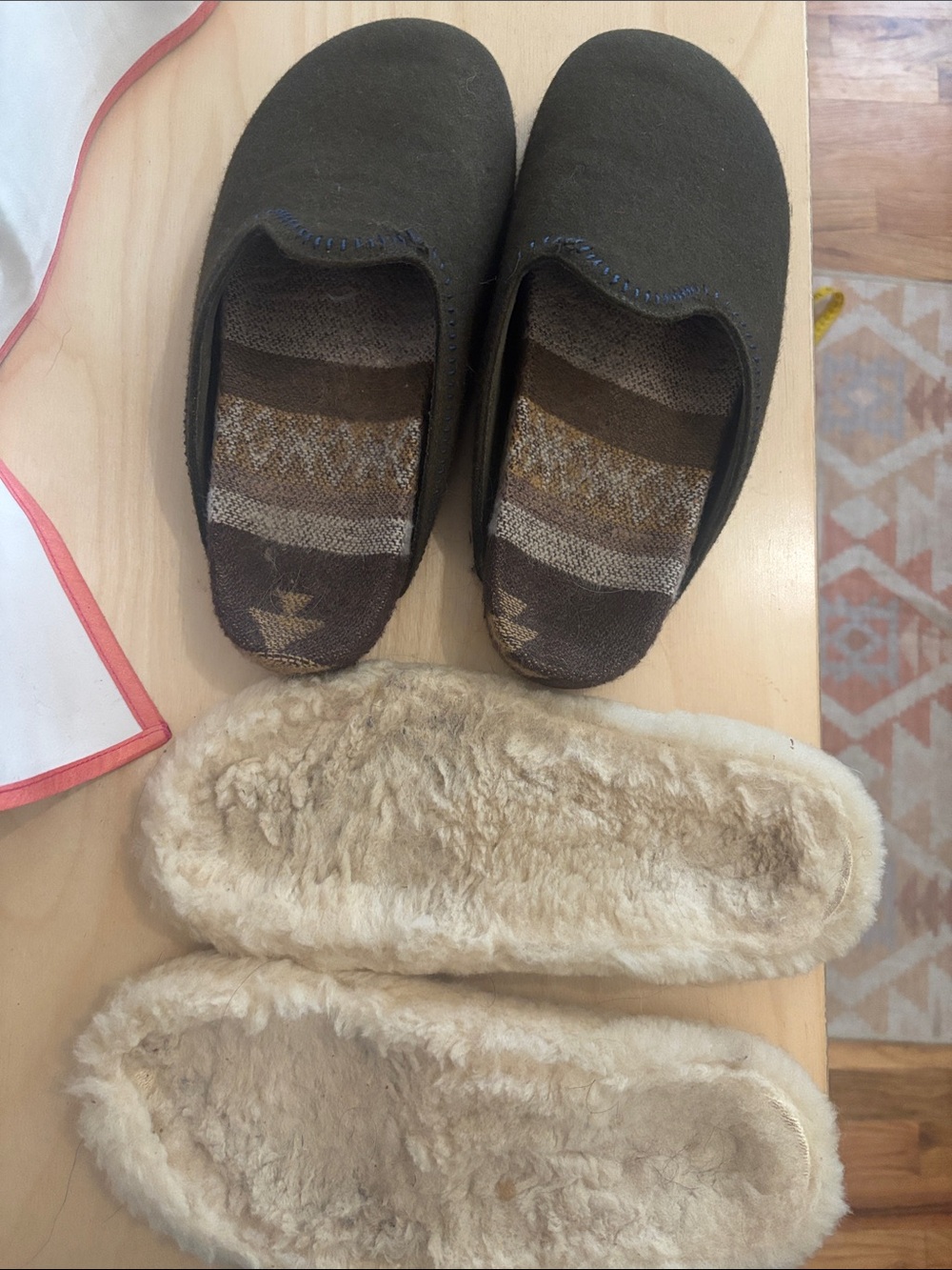 Women's Commbi Olive Green Slip-On Slippers with Removable Faux-Fur Insoles